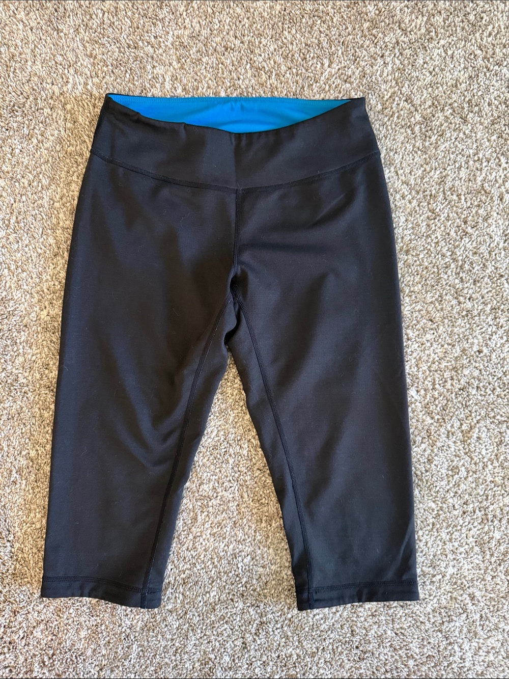 Zella Black Capris with Blue Lining